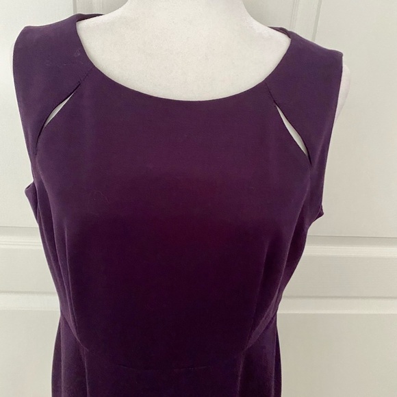 Kasper Plum Sleeveless Sheath Dress Size 10 – Elegant Cut-Out Neckline, Like New - Picture 4 of 12